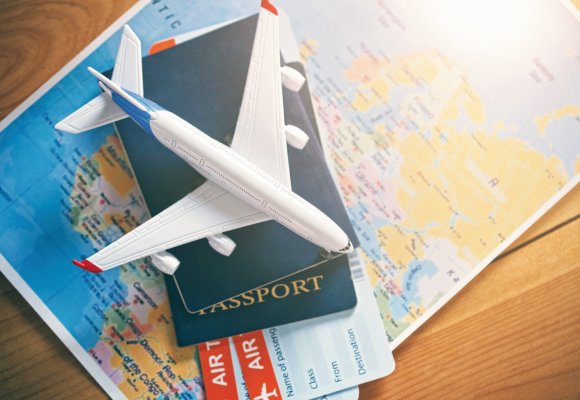 Flugzeug Reisepass Karte Urlaub planen