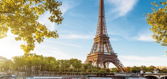 Seine und Eiffelturm in Paris © Beboy - stock.adobe.com