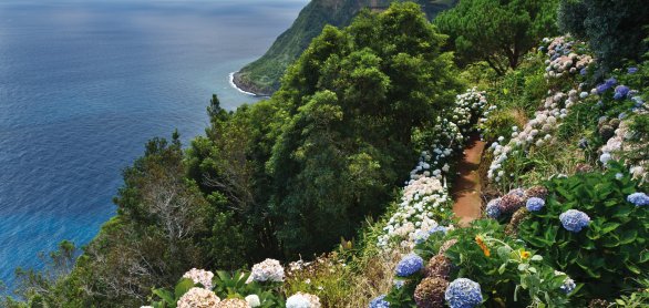 Aussichtspunkt Ponta da Madrugada in Sao Miguel © ArjaKo's - shutterstock.com