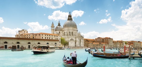 Canal Grande und Basilica Santa Maria della Salute © Iakov Kalinin - fotolia.com