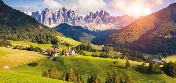 Landschaft in den Dolomiten © Leonid Tit-fotolia.com