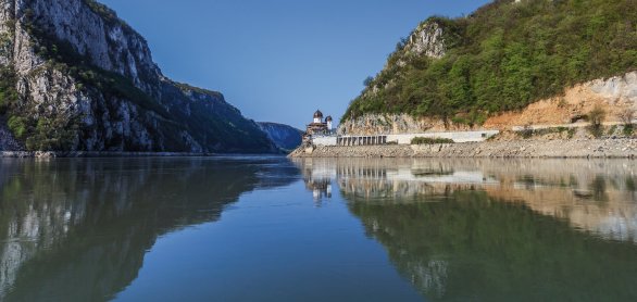 Eisernes Tor - Donau am Kloster Mraconia © porojnicu-fotolia.com