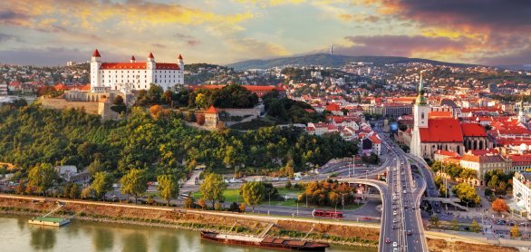 Blick über Bratislava  &copy; TTstudio-fotolia.com