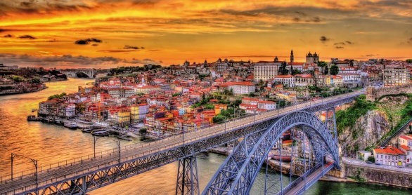 Porto im Sonnenuntergang &copy; Leonid Andronov-fotolia.com