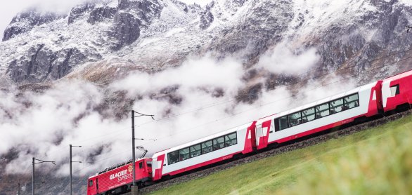 Glacier Express - Oberalppass im Sommer © by Glacier Express