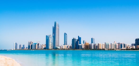 Skyline von Abu Dhabi &copy; Chisanu Liengpan - stock.adobe.com