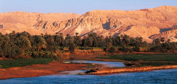 Ostufer des Nils bei Luxor © Katalogwerkstatt