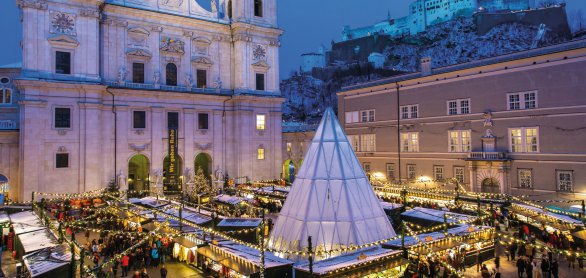 Salzburger Christkindlmarkt am Domplatz mit Festungsblick &copy; Tourismus Salzburg, Breitegger Günter