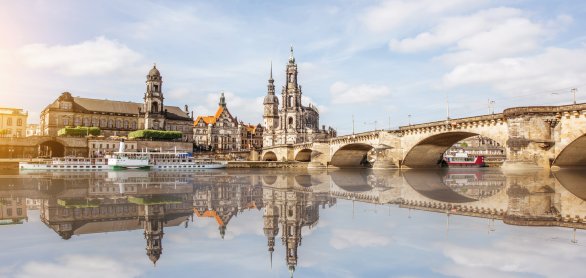 Elbufer Dresden &copy; rh2010 - stock.adobe.com