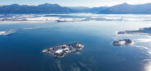 Luftbild Fraueninsel im Winter &copy; Chiemsee-Alpenland Tourismus, Markus Weißmüller 