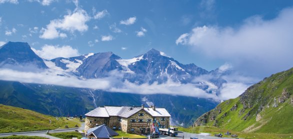 Großglockner Hochalpenstraße - Rasthaus © andilevkin-fotolia.com