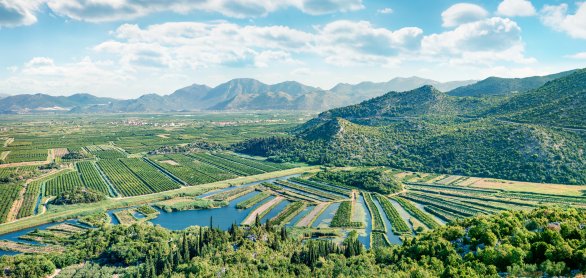 Neretva Tal &copy; Andrew Mayovskyy - stock.adobe.com
