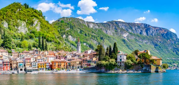 Blick über den Lago Maggiore &copy; John Hofboer - stock.adobe.com